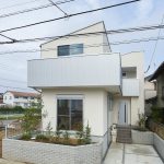 リビング20帖の無垢にこだわった4LDKの戸建です。無垢木材をたくさん使ったぬくもりを感じる建物。