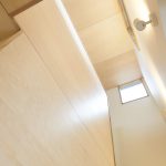 リビング20帖の無垢にこだわった4LDKの戸建です。無垢木材をたくさん使ったぬくもりを感じる建物。