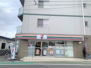 セブンイレブン鬼越駅前店：約200m